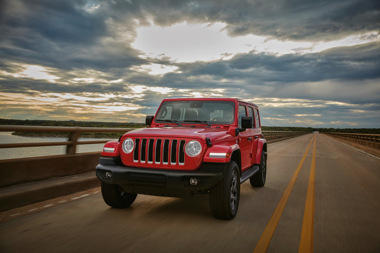Jeep-Wrangler-Unlimited-Sahara-2_reduced