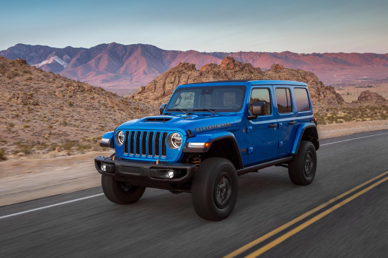 Jeep-Wrangler-Unlimited-Sahara-2_reduced